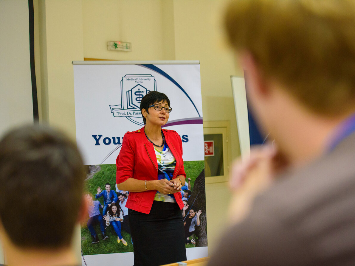 Studentinnen und Studenten in der Vorlesung