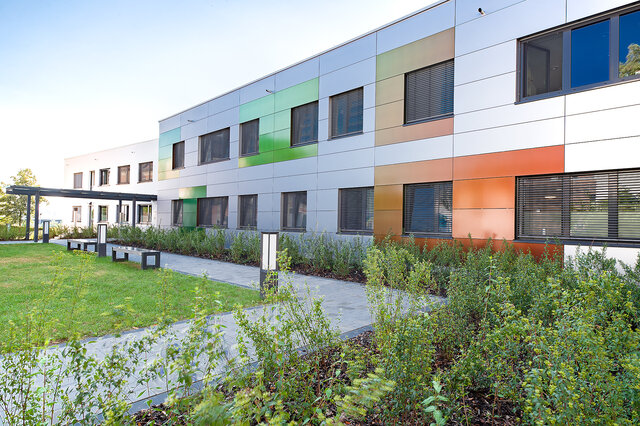 Außenansicht der Klinik für Kinder- und Jugendpsychiatrie Ansbach