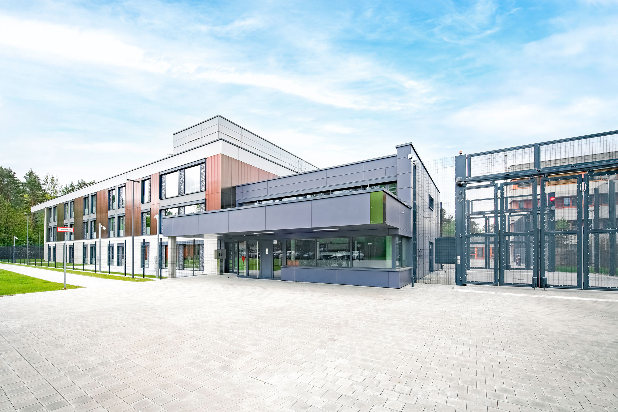 Außenansicht der Klinik für Forensische Psychiatrie Erlangen